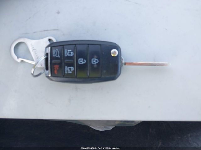 KNDMB5C18G6090003 KIA SEDONA LX