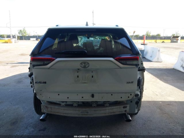 2T3W1RFV2MC088180 Toyota Rav4 Xle
