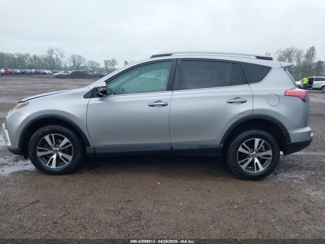 2T3RFREV4HW616631 Toyota Rav4 Xle