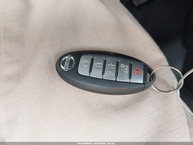 5N1AT2MV7HC794711 Nissan 2017