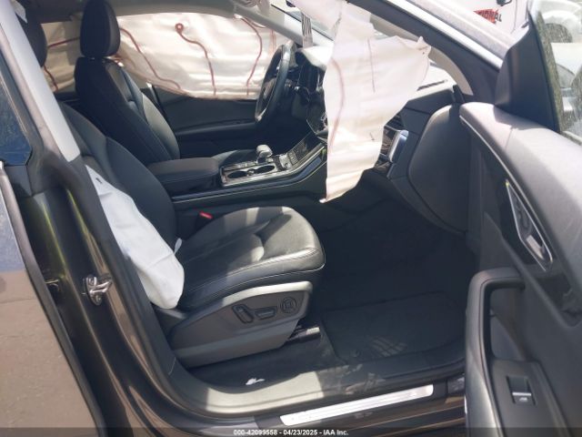 WA1BVAF11KD016990 Audi Q8 55 Premium