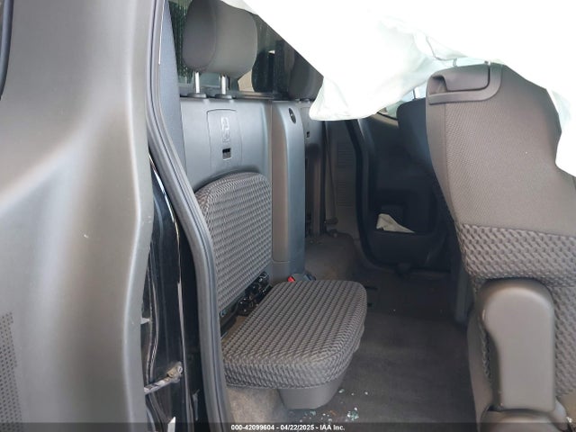 1N6AD0CW4EN717789 Nissan Frontier Sv
