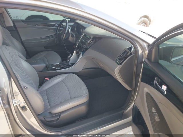 5NPEC4AC4EH908832 Hyundai SONATA SE