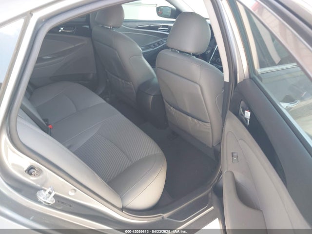 5NPEC4AC4EH908832 Hyundai SONATA SE