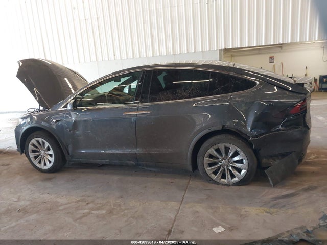 5YJXCBE22LF261759 Tesla MODEL X