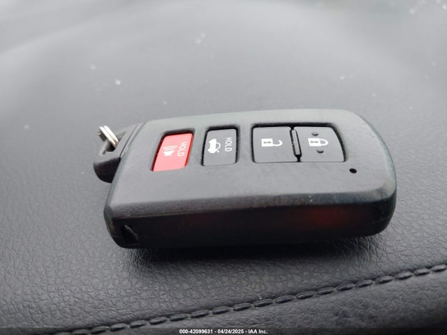 5YFBURHE7HP612831 Toyota COROLLA SE