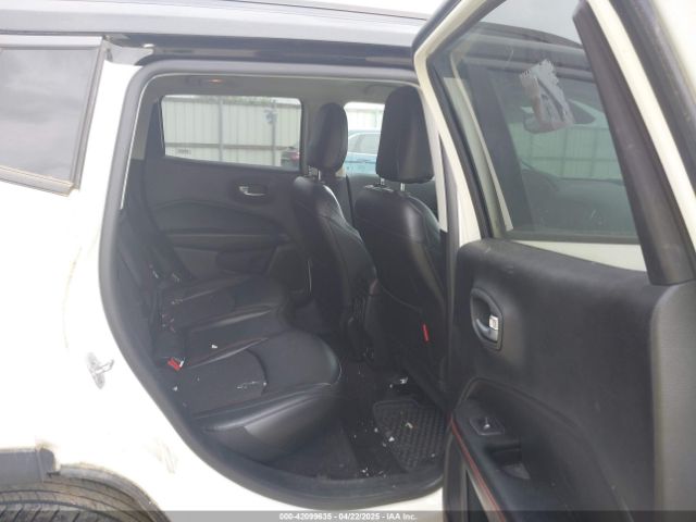 3C4NJDDB2KT671066 Jeep Compass Trailhawk 4x4