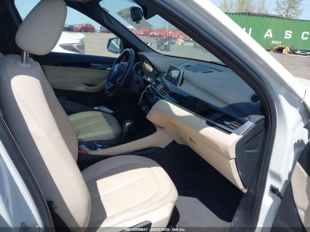 2018 BMW X1 WBXHT3C39J5F91912 Photo 4