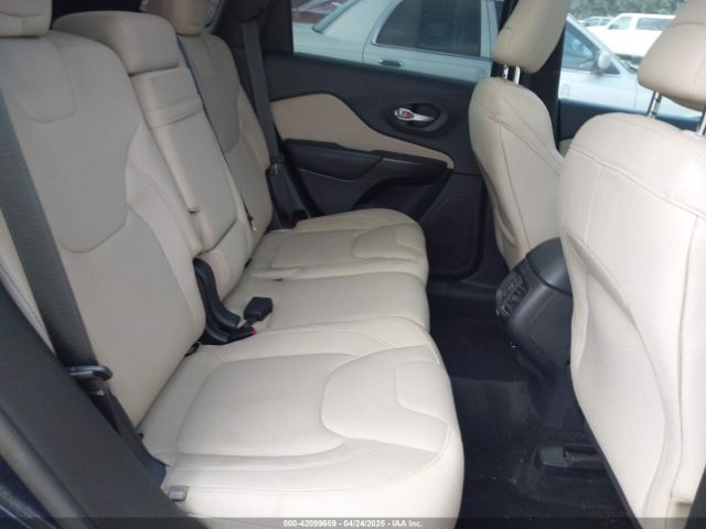 1C4PJLCS3FW532150 Jeep Cherokee Latitude