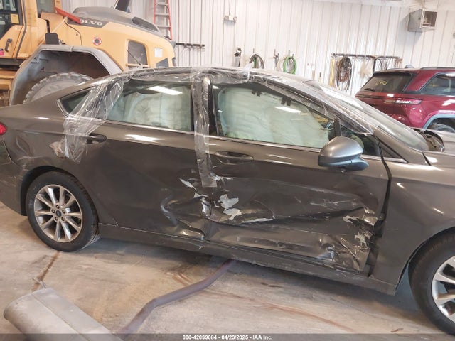 3FA6P0H7XHR251469 Ford FUSION SE