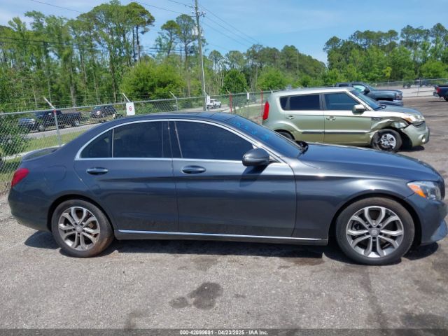 55SWF4JB8GU116105 Mercedes-Benz C 300 Luxury/sport