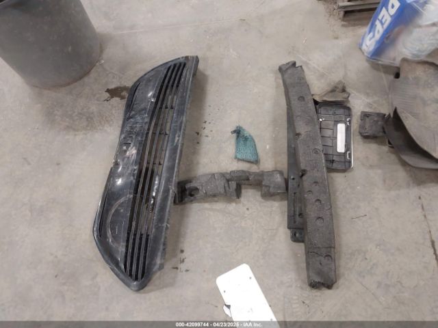 2T1BURHE7JC109709 Toyota COROLLA LE