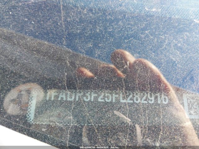1FADP3F25FL282916 Ford FOCUS SE