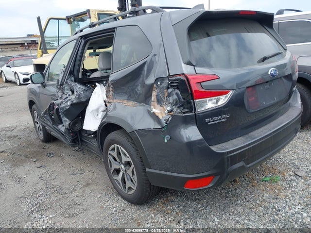JF2SKAEC4PH521246 Subaru Forester Premium