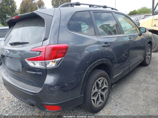 JF2SKAEC4PH521246 Subaru Forester Premium