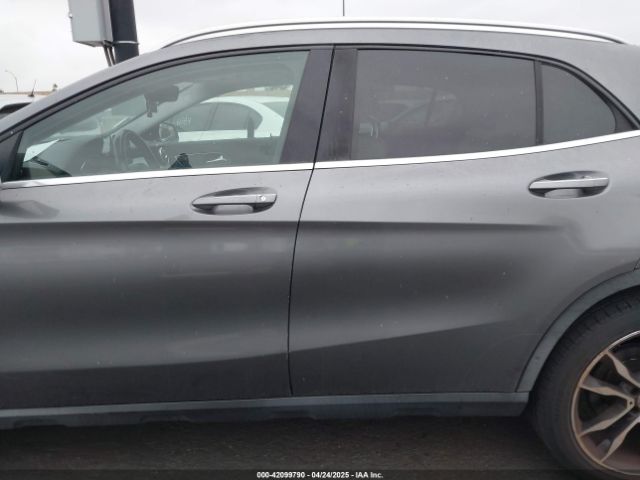 WDCTG4EB3GJ220886 Mercedes-Benz GLA 250