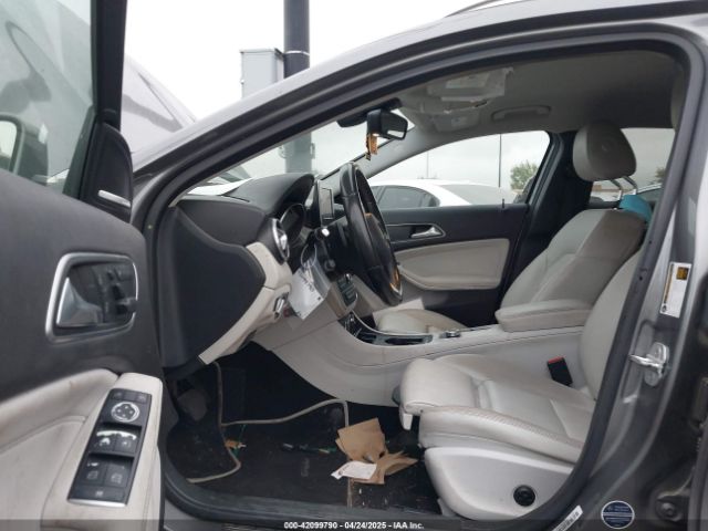 WDCTG4EB3GJ220886 Mercedes-Benz GLA 250