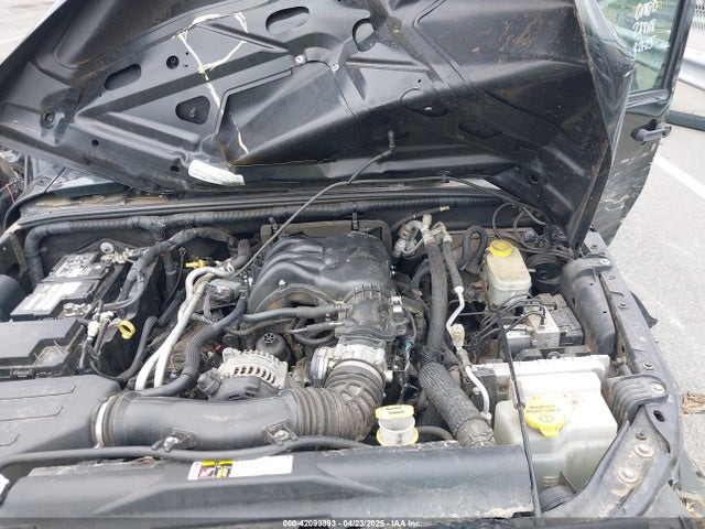 1C4BJWDG1GL288118 Jeep Wrangler Unlimited Sport