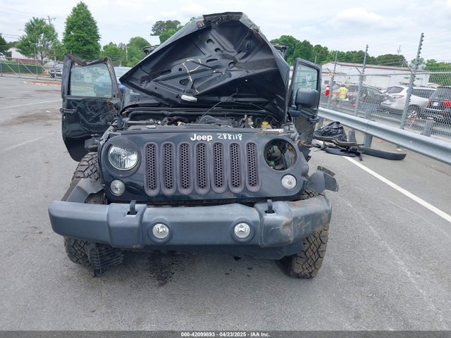 1C4BJWDG1GL288118 Jeep Wrangler Unlimited Sport