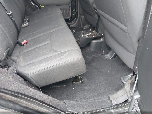 1C4BJWDG1GL288118 Jeep Wrangler Unlimited Sport