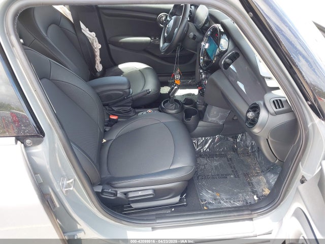 WMW33DK0XN2P59935 Mini Hardtop