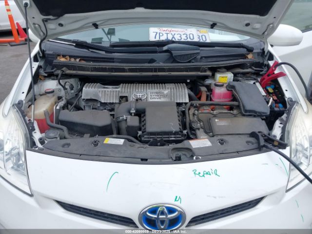 JTDKN3DU7F0483715 Toyota Prius Two