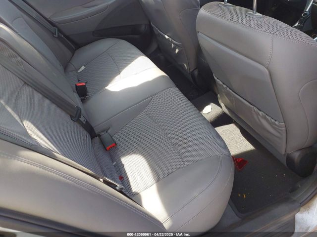 5NPEC4AC7EH817196 Hyundai SONATA SE