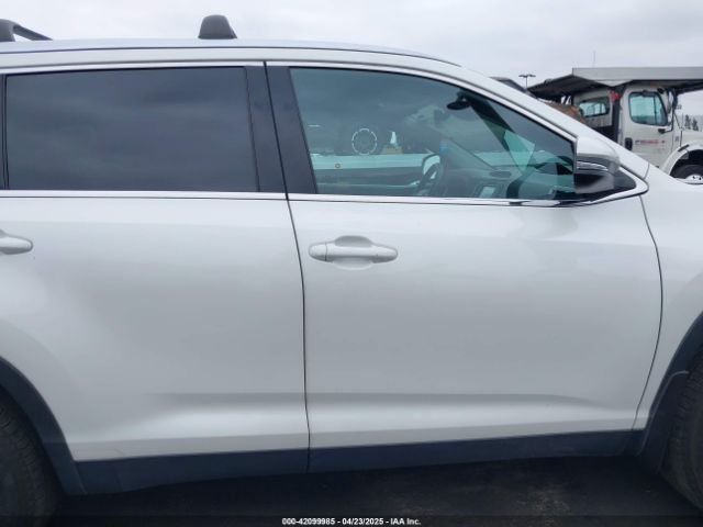 5TDKZRFH6KS350958 Toyota Highlander Xle
