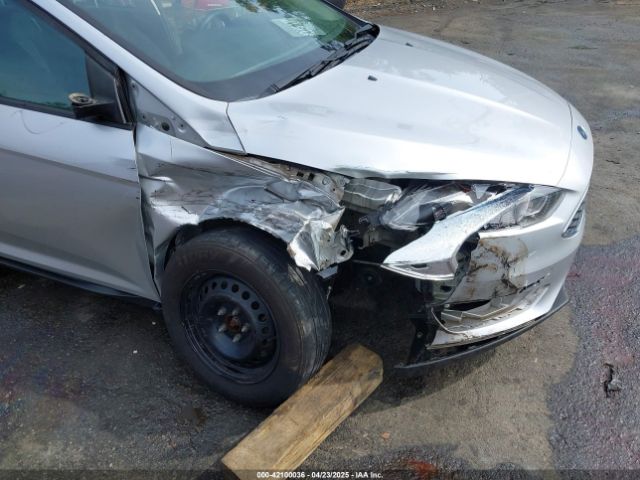 1FADP3E21HL241557 Ford FOCUS S