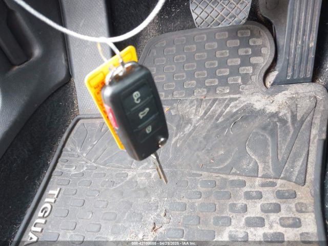 WVGBV3AX7EW619427 Volkswagen TIGUAN S