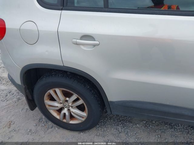 WVGBV3AX7EW619427 Volkswagen TIGUAN S