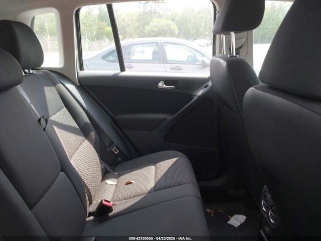 WVGBV3AX7EW619427 Volkswagen TIGUAN S