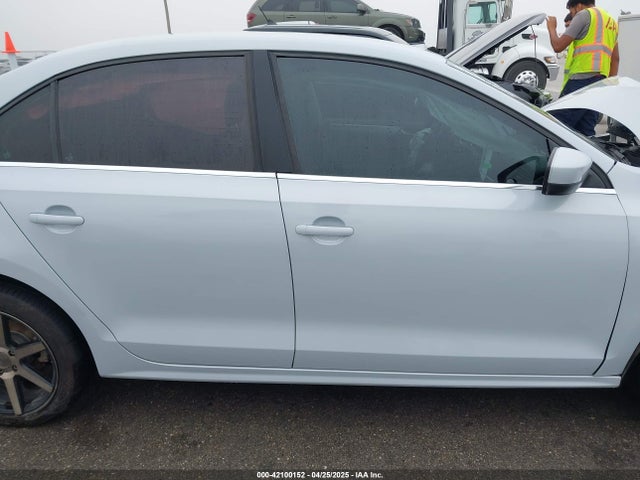 3VW167AJXHM381008 Volkswagen Jetta 1.4t S