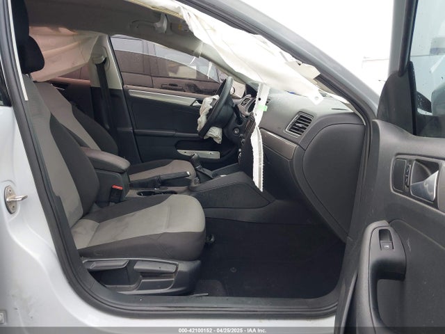 3VW167AJXHM381008 Volkswagen Jetta 1.4t S