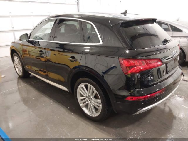 WA1CNAFY8J2144431 Audi Q5 2.0t Premium/2.0t Tech Premium