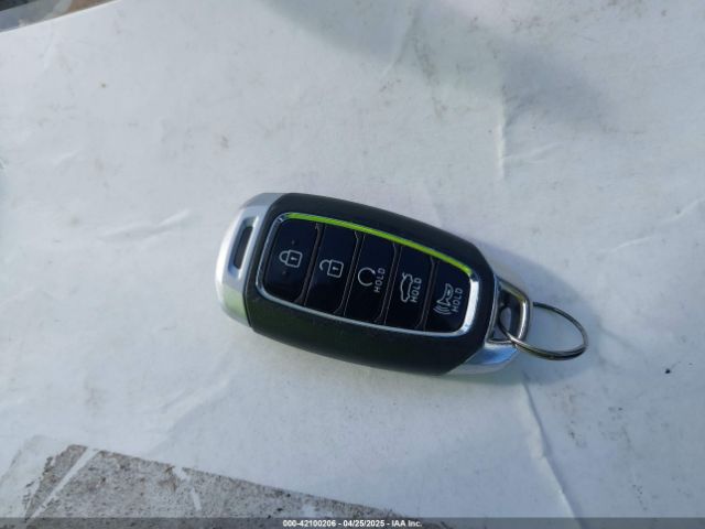 5NPLN4AG1NH067590 Hyundai ELANTRA SEL
