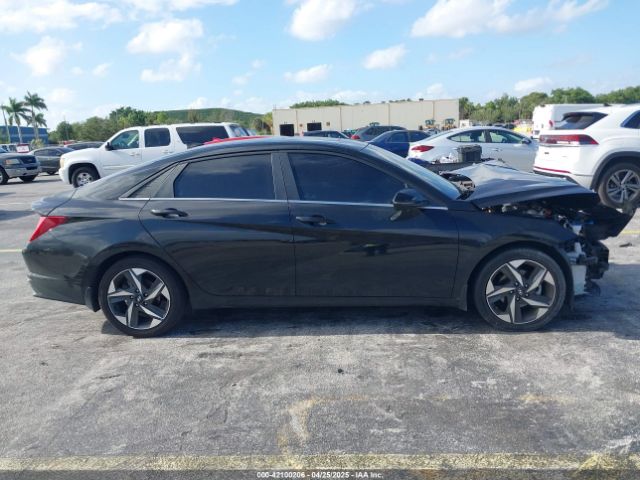 5NPLN4AG1NH067590 Hyundai ELANTRA SEL