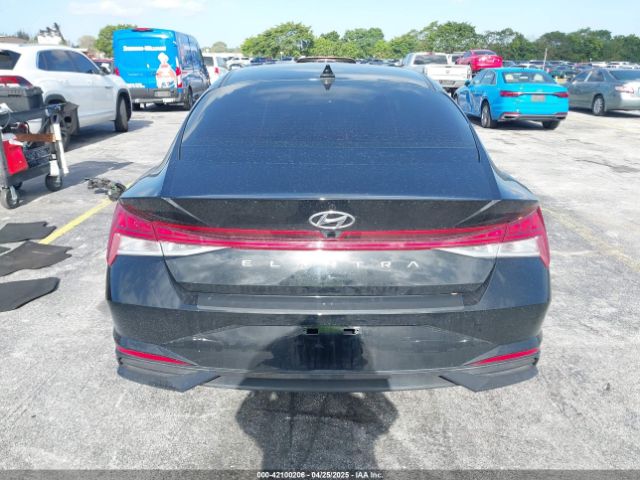 5NPLN4AG1NH067590 Hyundai ELANTRA SEL