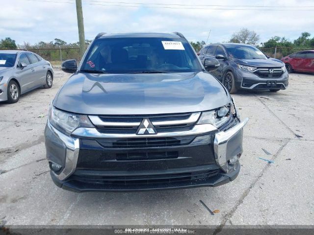 JA4AD3A38JZ020054 Mitsubishi Outlander Le