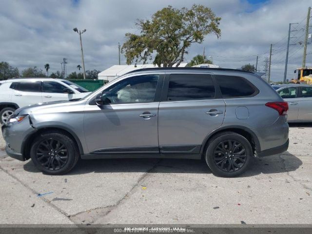 JA4AD3A38JZ020054 Mitsubishi Outlander Le