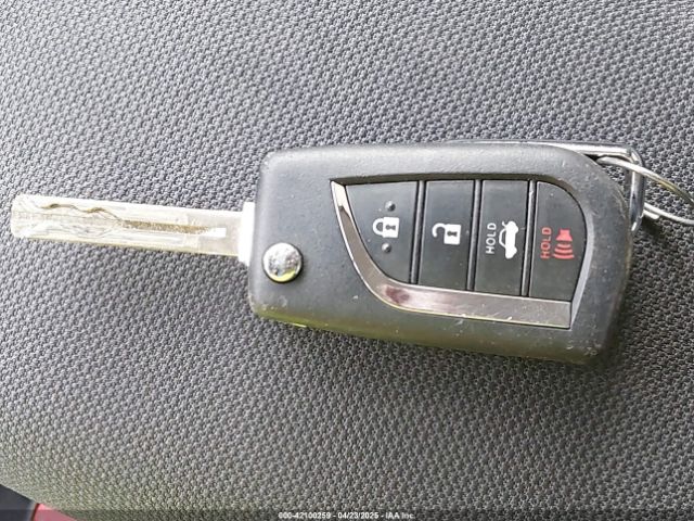 JTDEPMAE6NJ194876 Toyota COROLLA LE