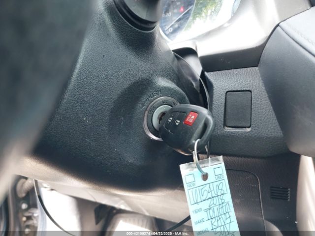 JTMZFREV4JJ208053 Toyota RAV4 LE