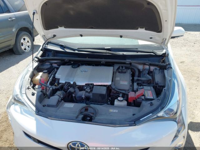 JTDKARFU6J3065892 Toyota Prius Four Touring