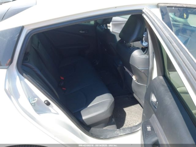 JTDKARFU6J3065892 Toyota Prius Four Touring