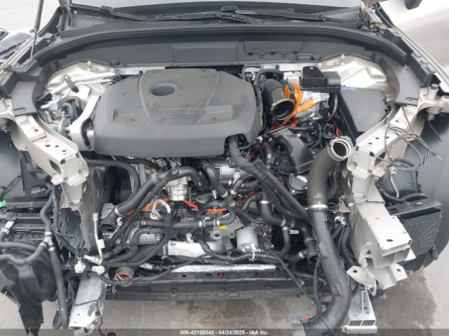 2025 VOLVO XC60 PLUG-IN HYBRID YV4H60RC7S1068305 Photo 9
