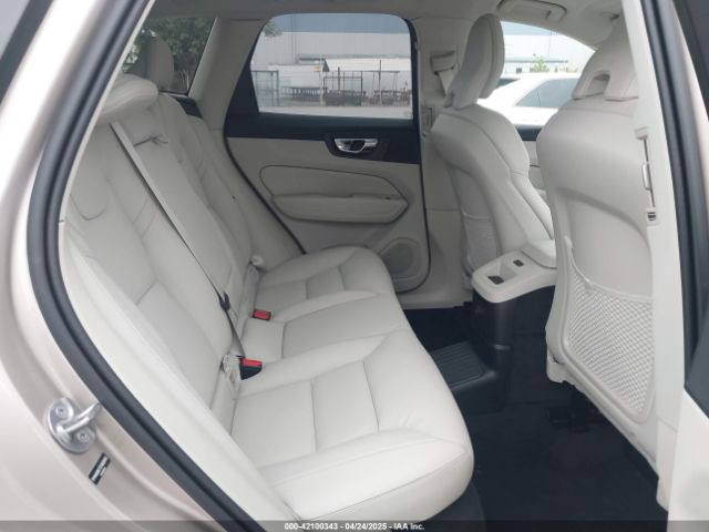2025 VOLVO XC60 PLUG-IN HYBRID YV4H60RC7S1068305 Photo 7