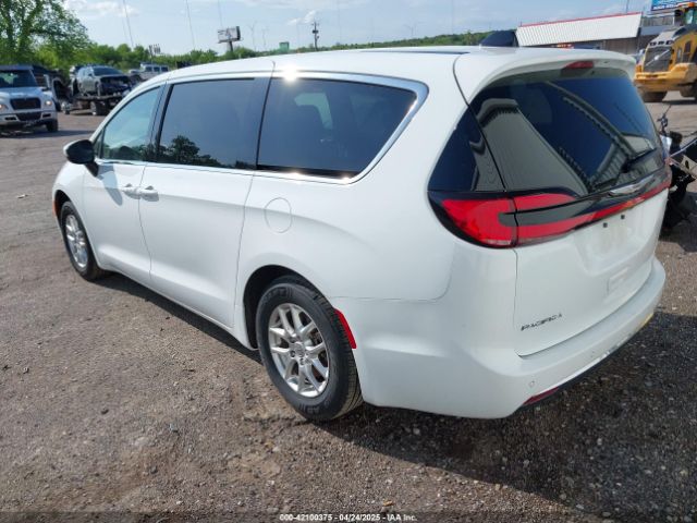 2023 CHRYSLER PACIFICA 2C4RC1BGXPR615752 Photo 2
