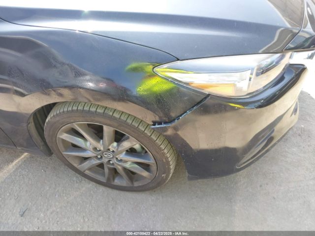 3MZBN1V33JM276803 Mazda Mazda3 Touring