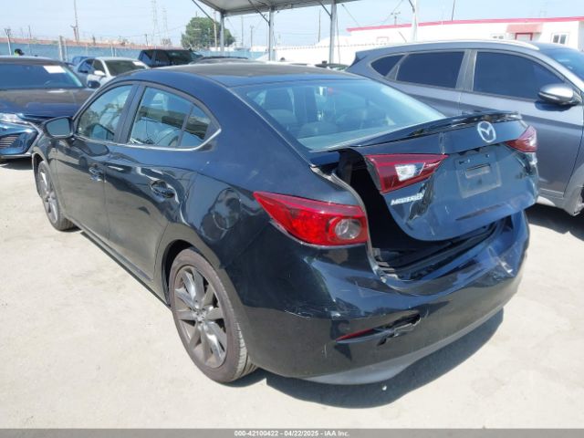 3MZBN1V33JM276803 Mazda Mazda3 Touring
