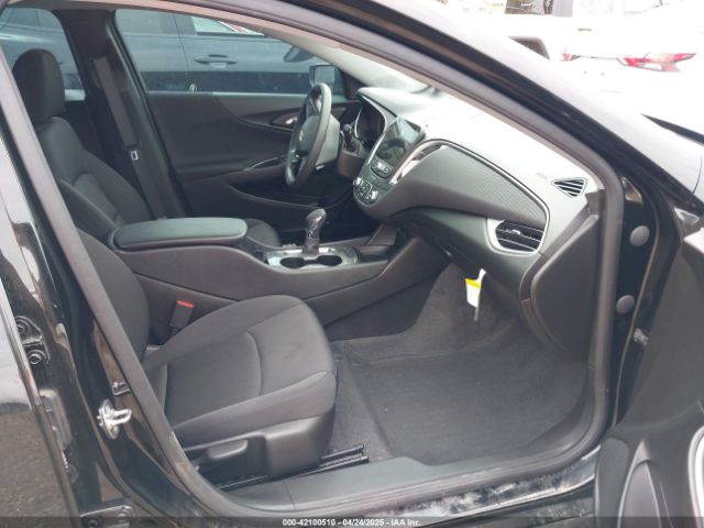 2025 CHEVROLET MALIBU 1G1ZB5ST0SF102851 Photo 4